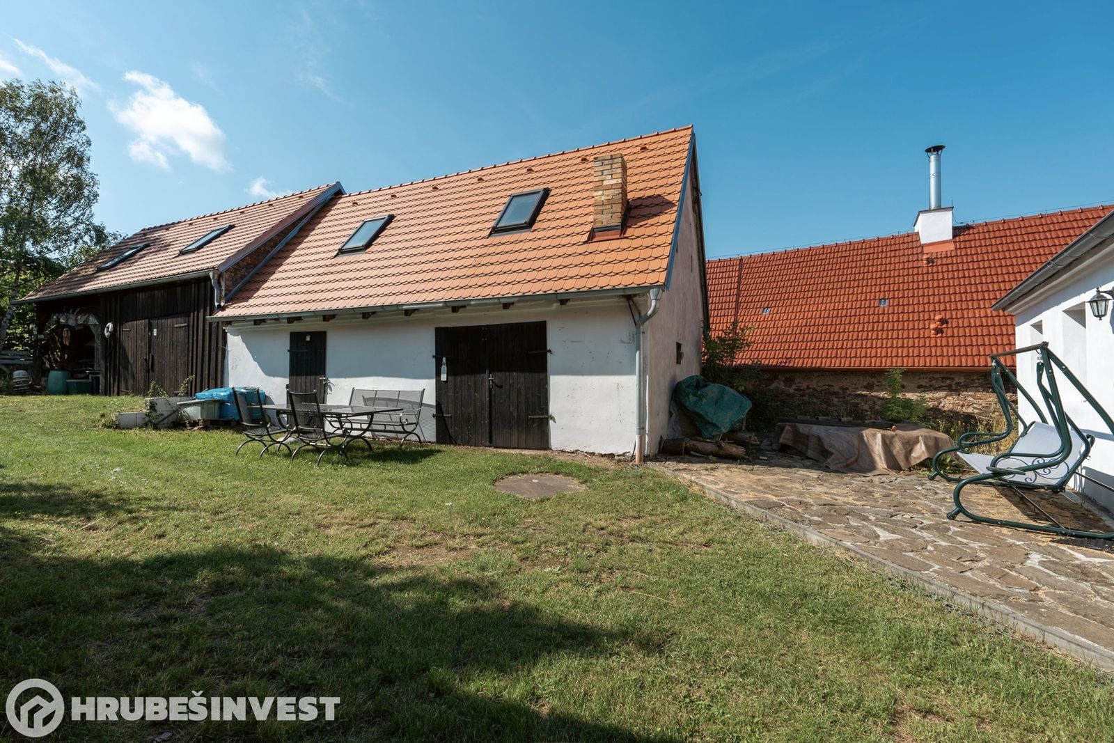 Zemědělská usedlost 426 m² s areálem 4 005 m², Lomy — fotografie