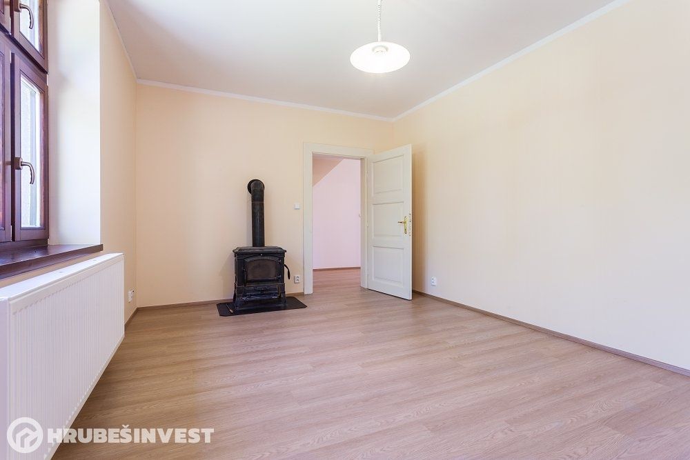 Vila 5+1, 235 m² s parkem 5 427 m², Kouřim — fotografie