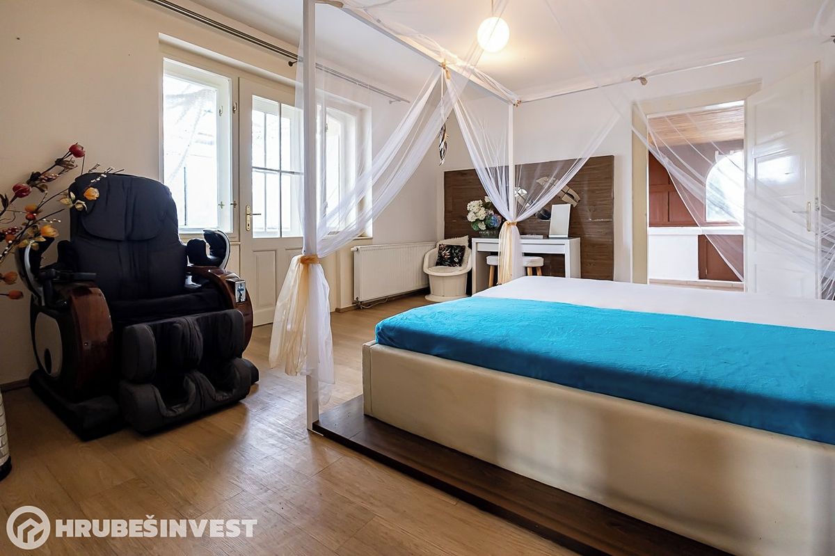 Vila 5+1, 235 m² na pozemku 5 427 m², Kouřim — fotografie