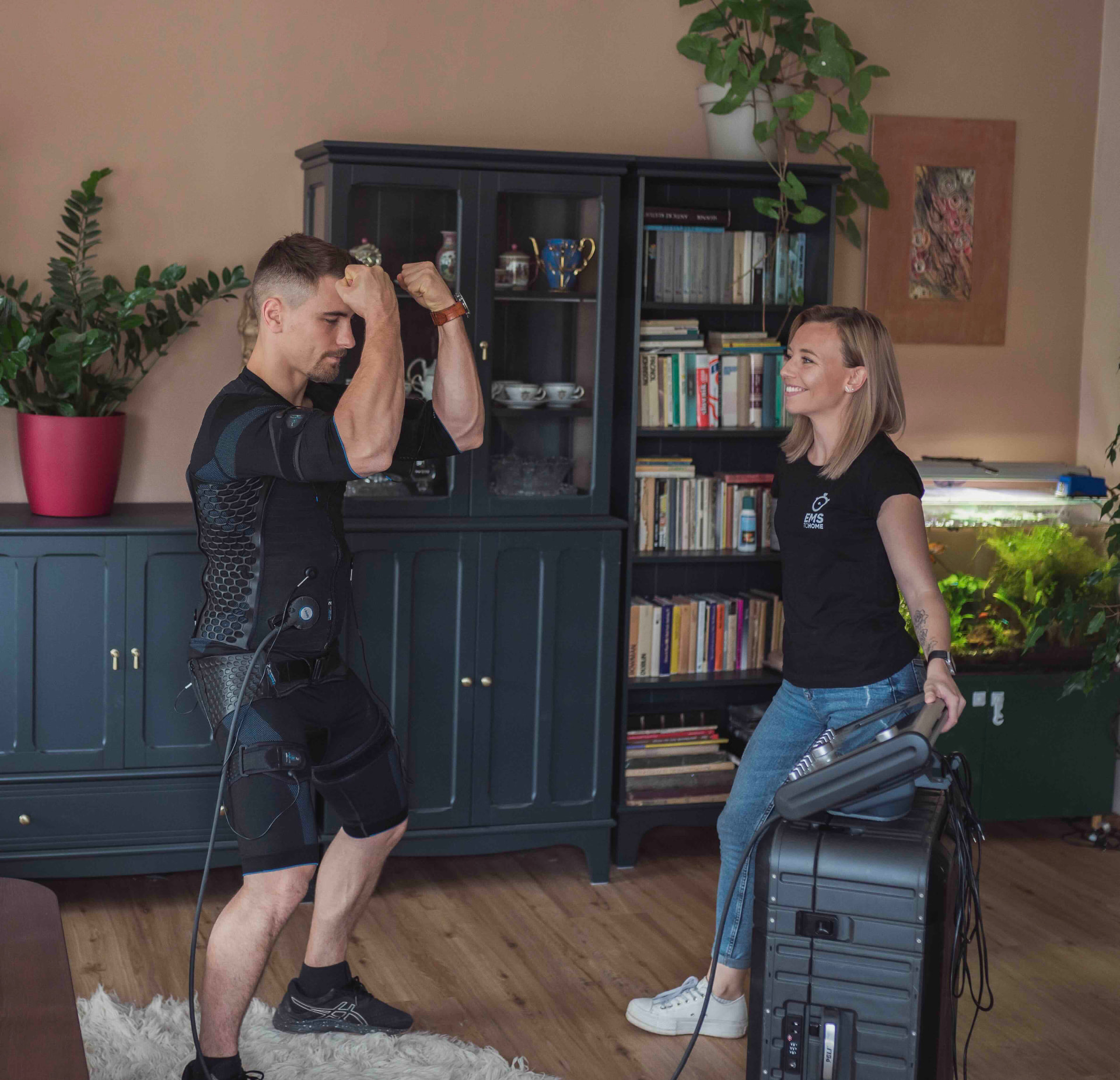 Oldřich Varga při EMS tréninku v domácnosti klienta v rámci EMS to HOME