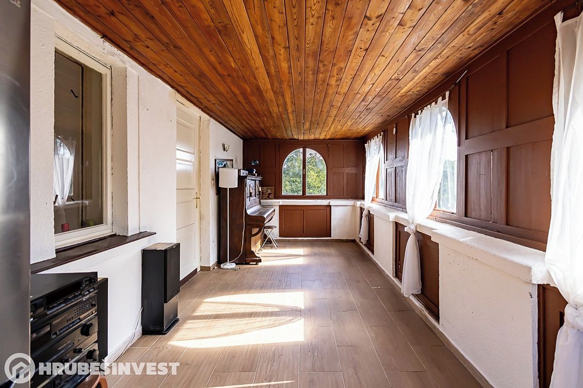 Vila 5+1, 235 m² na pozemku 5 427 m², Kouřim — fotografie