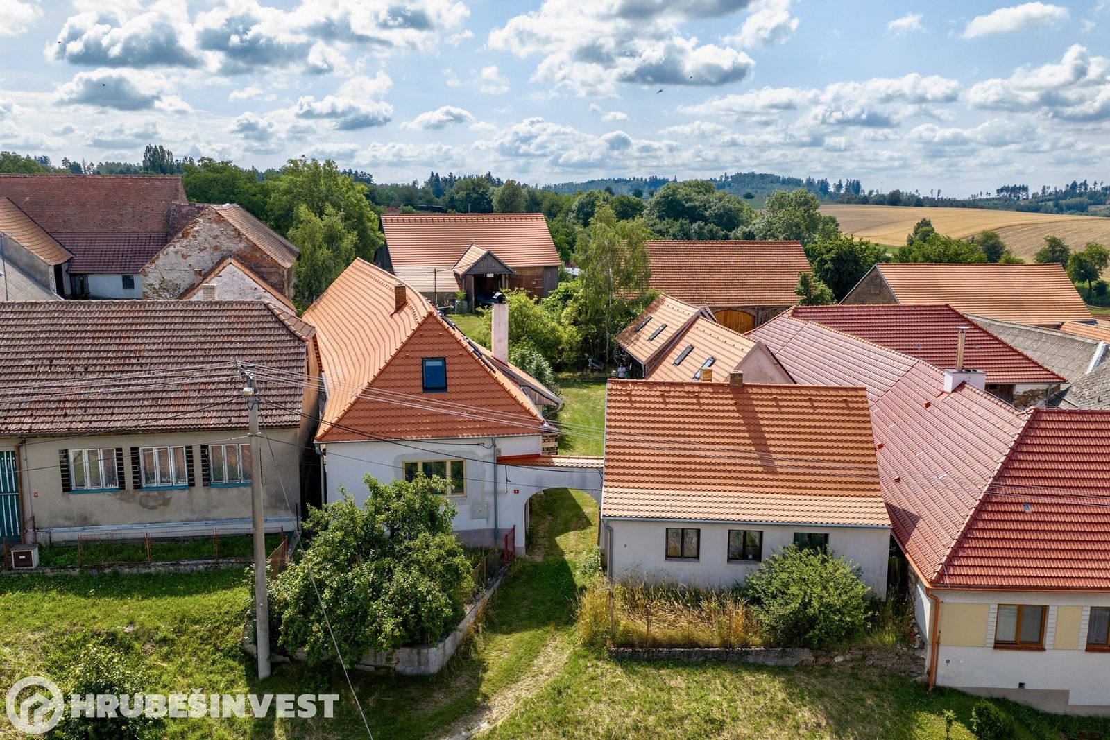 Zemědělská usedlost 426 m² s areálem 4 005 m², Lomy — fotografie