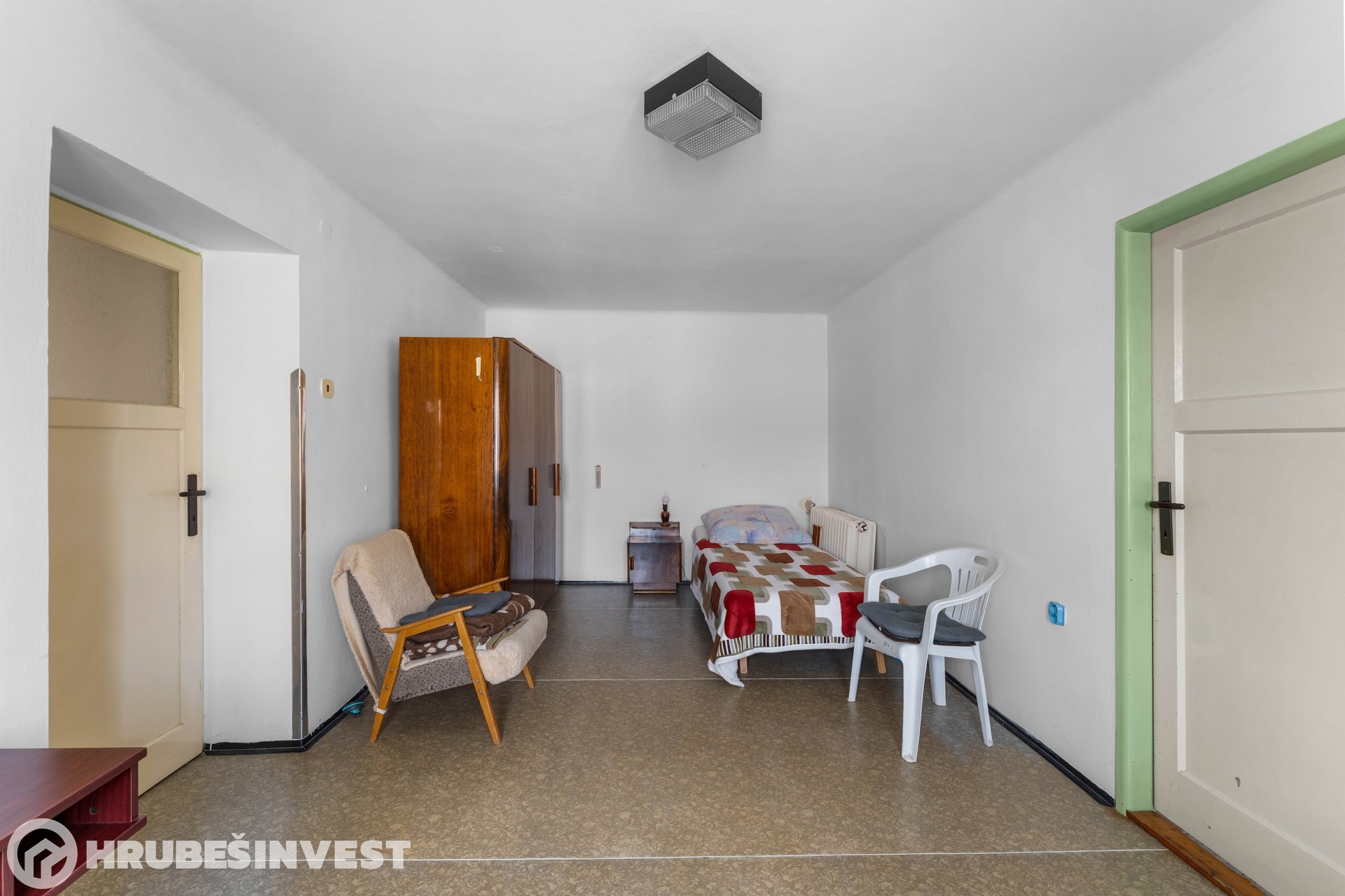 Zemědělská usedlost 1 886 m², Nižbor — fotografie