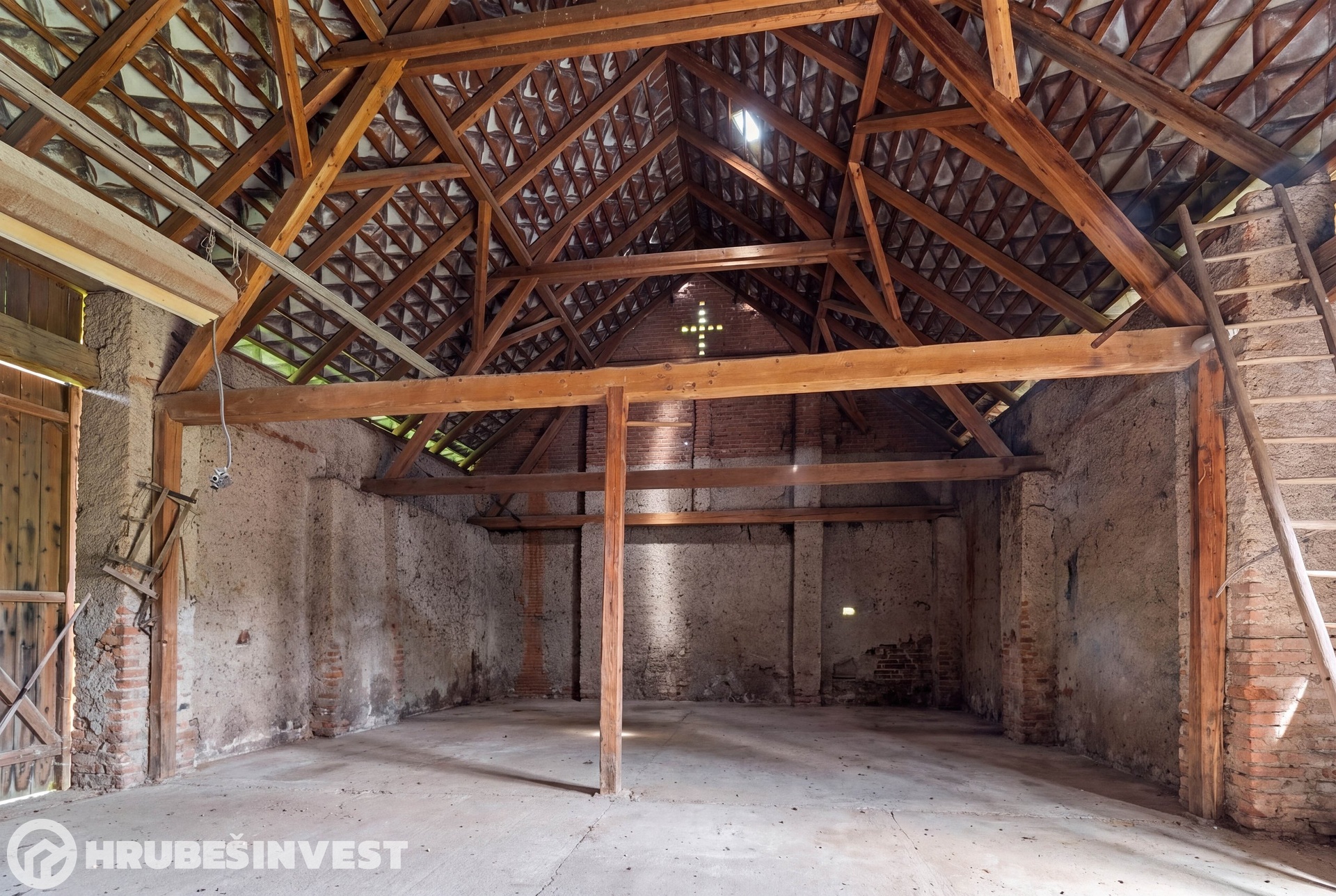 Zemědělská usedlost 1 886 m², Nižbor — fotografie
