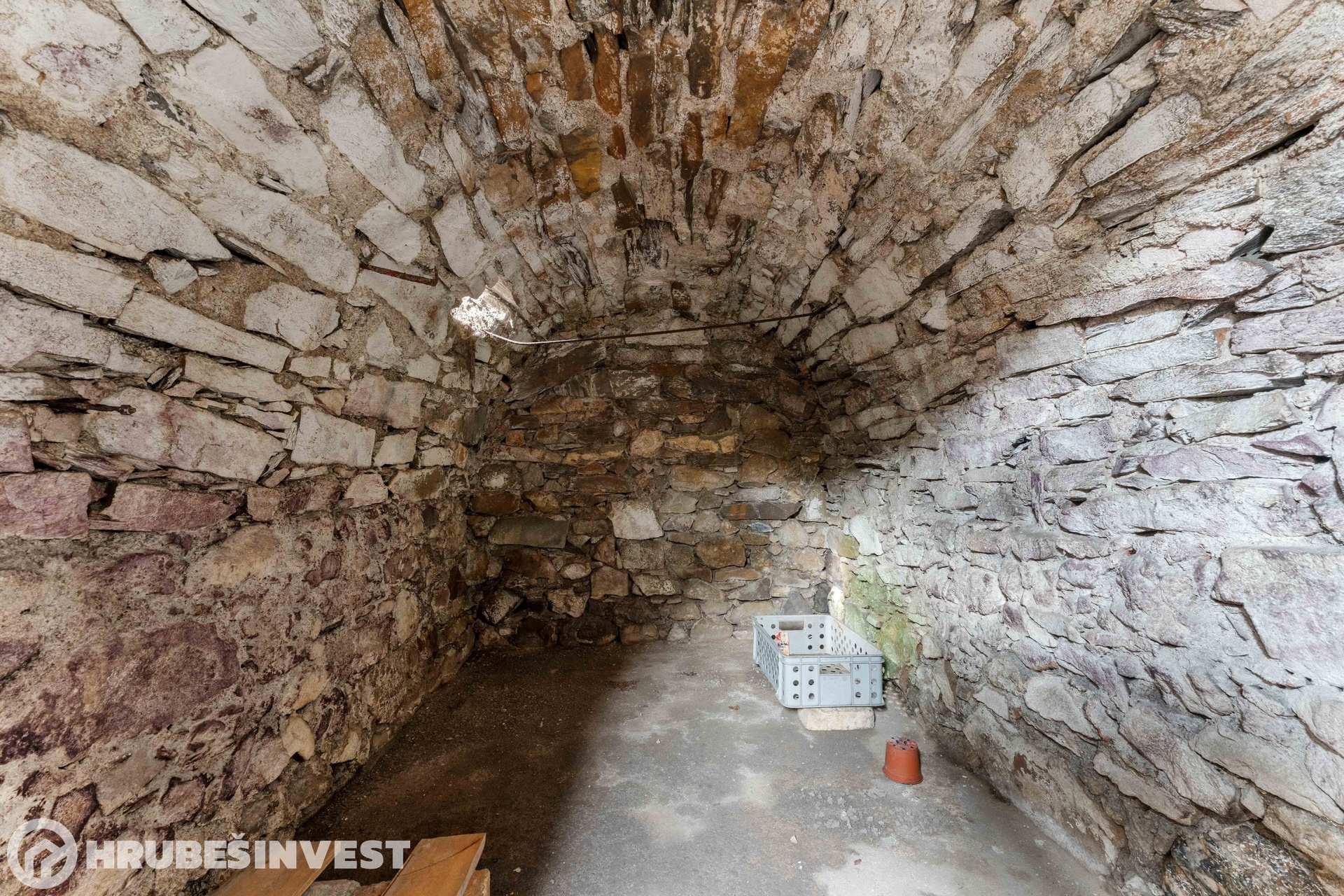 Zemědělská usedlost 1 886 m², Nižbor — fotografie