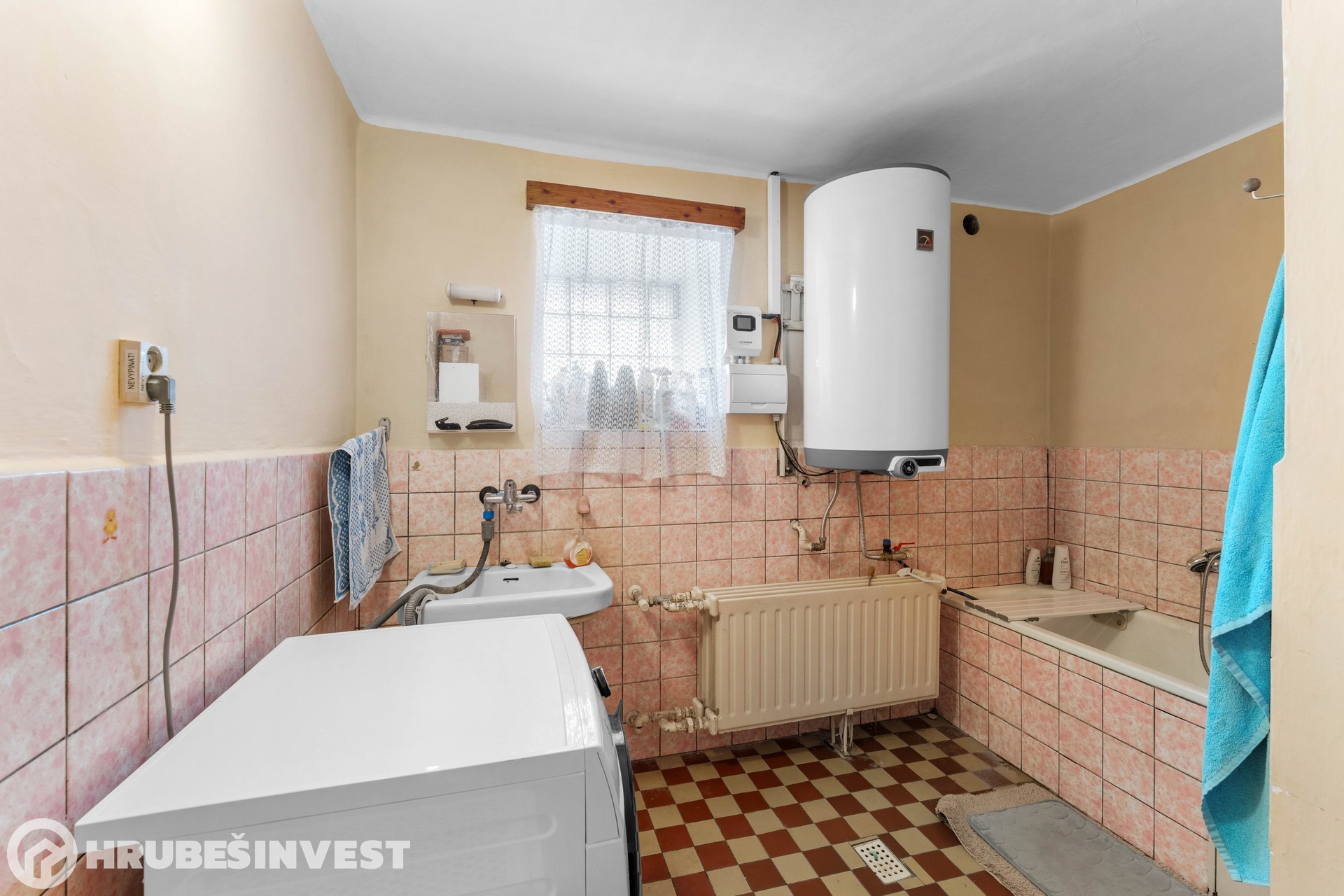 Zemědělská usedlost 1 886 m², Nižbor — fotografie