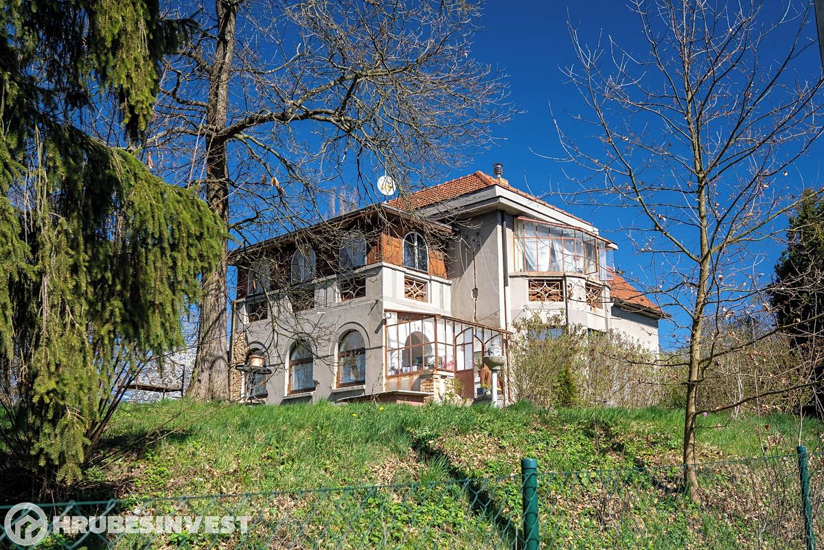 Vila 5+1, 235 m² na pozemku 5 427 m², Kouřim — fotografie