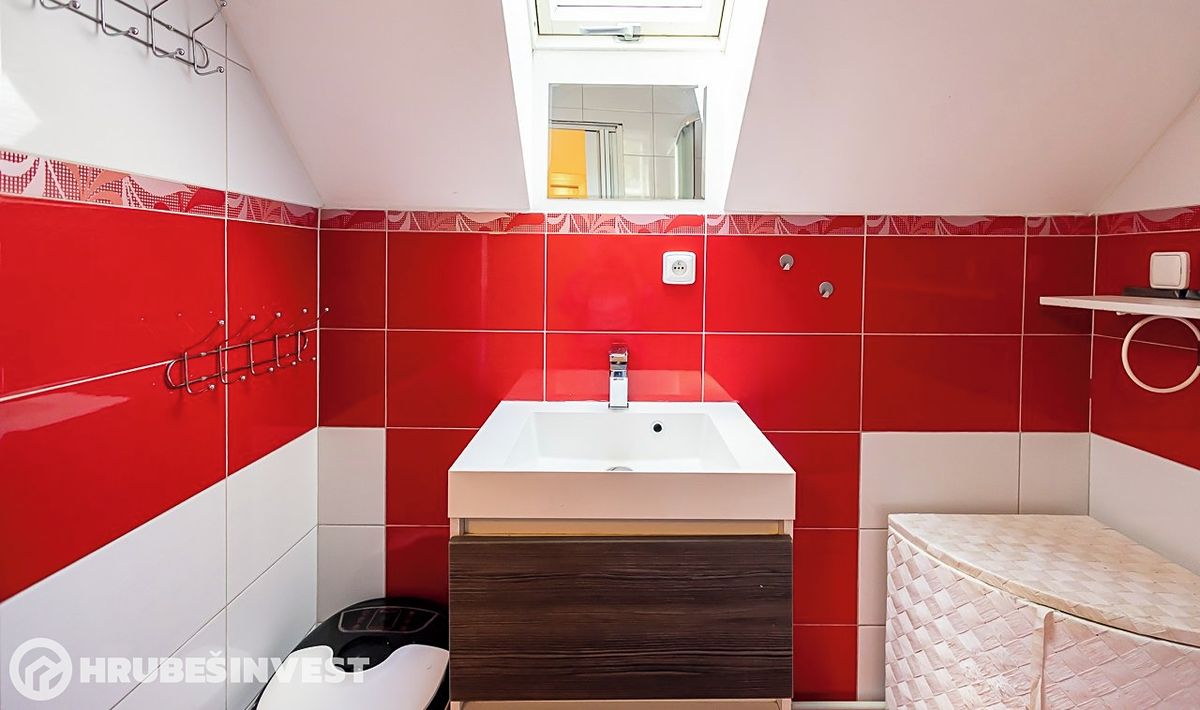 Vila 5+1, 235 m² na pozemku 5 427 m², Kouřim — fotografie