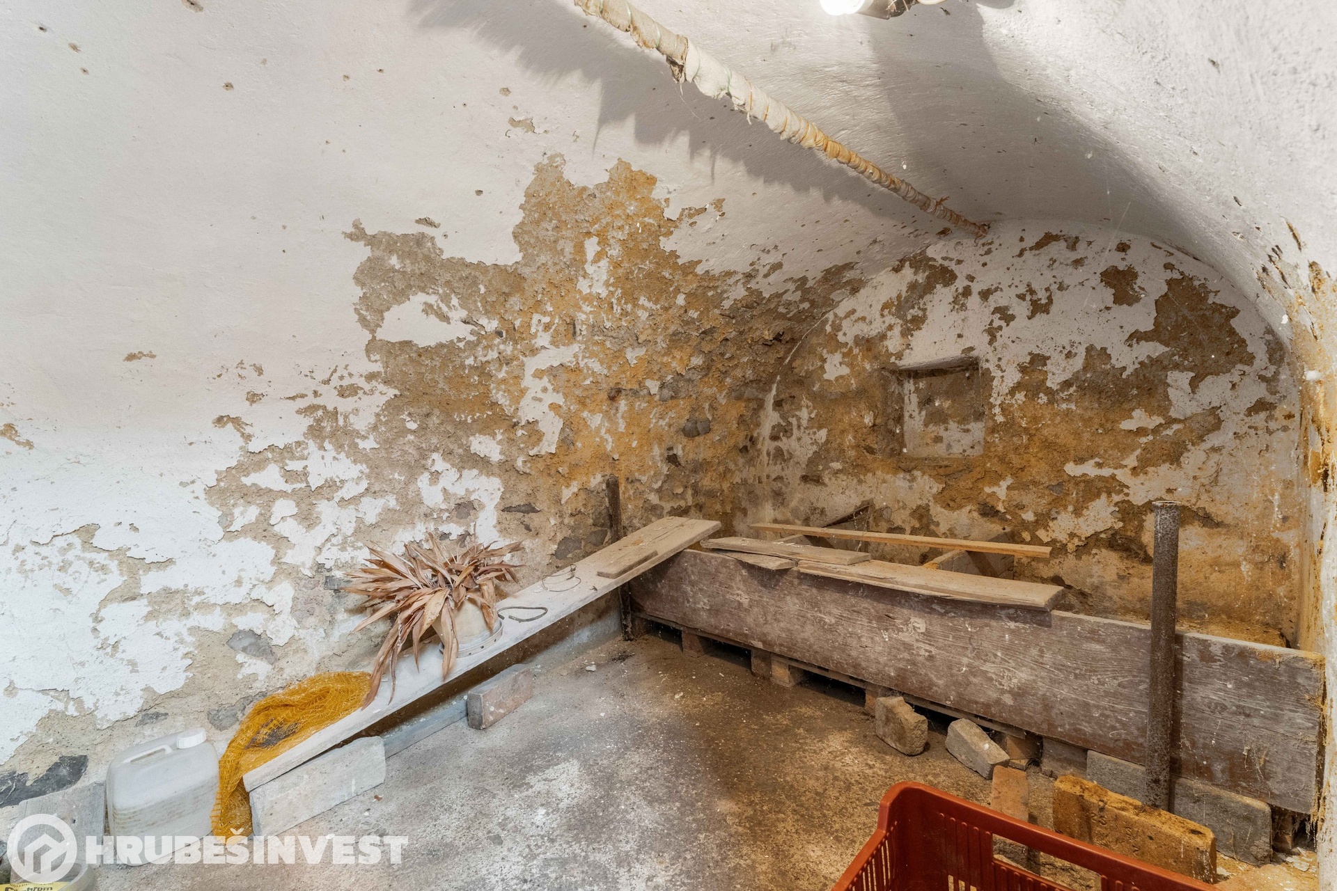 Zemědělská usedlost 1 886 m², Nižbor — fotografie