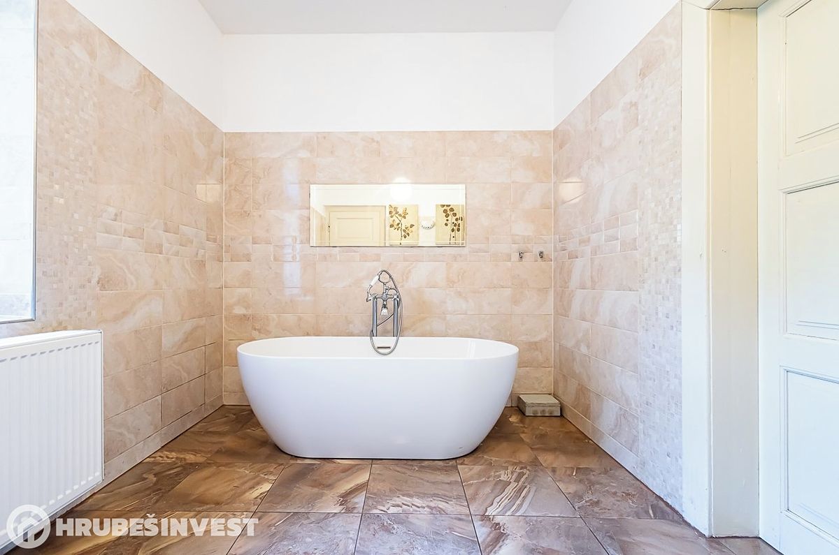 Vila 5+1, 235 m² na pozemku 5 427 m², Kouřim — fotografie