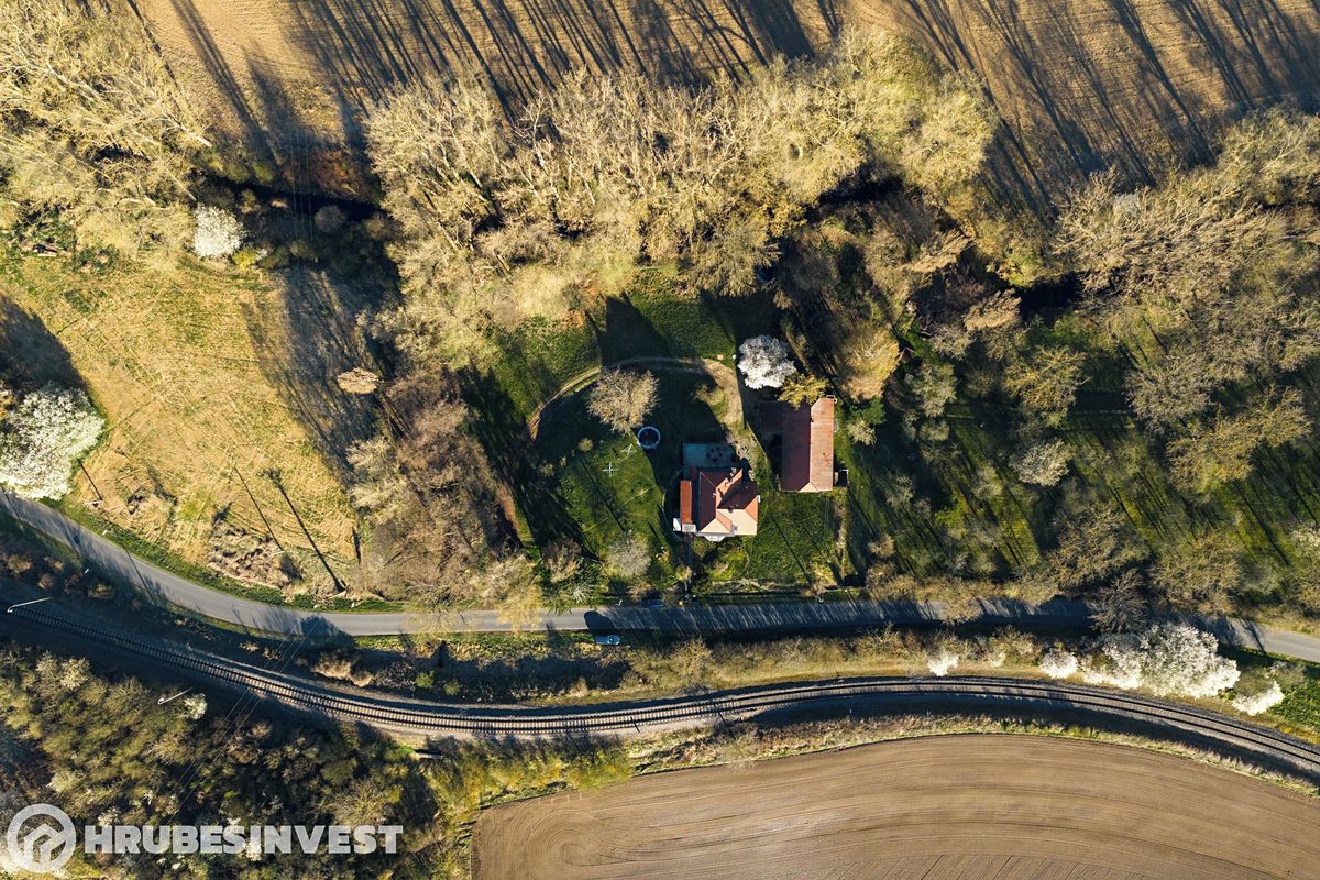 Vila 5+1, 235 m² na pozemku 5 427 m², Kouřim — fotografie