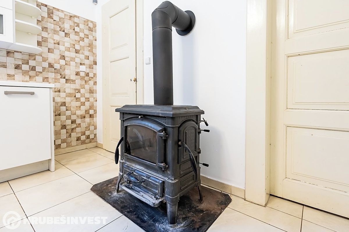 Vila 5+1, 235 m² na pozemku 5 427 m², Kouřim — fotografie