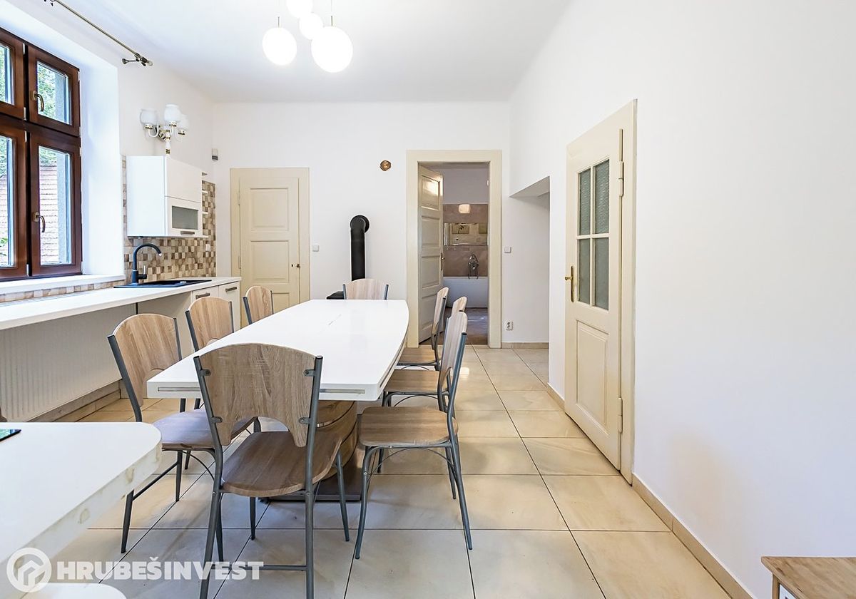 Vila 5+1, 235 m² na pozemku 5 427 m², Kouřim — fotografie
