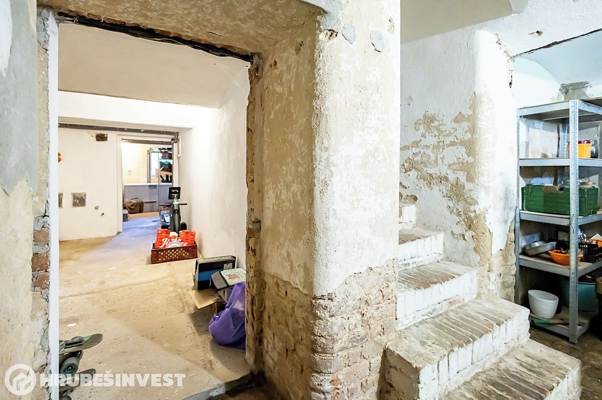 Vila 5+1, 235 m² na pozemku 5 427 m², Kouřim — fotografie