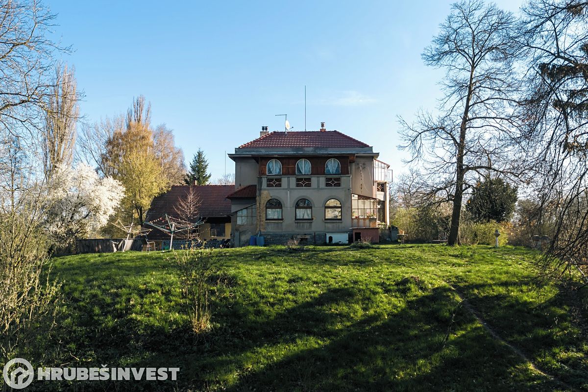 Vila 5+1, 235 m² na pozemku 5 427 m², Kouřim — fotografie