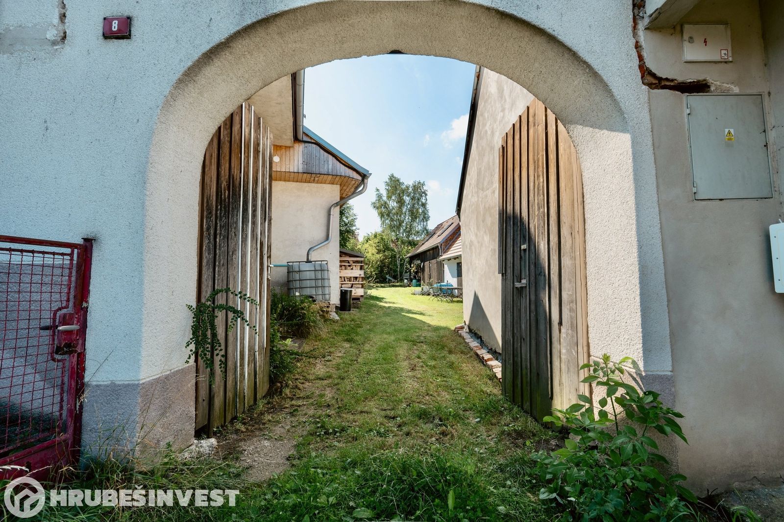 Zemědělská usedlost 426 m² s areálem 4 005 m², Lomy — fotografie