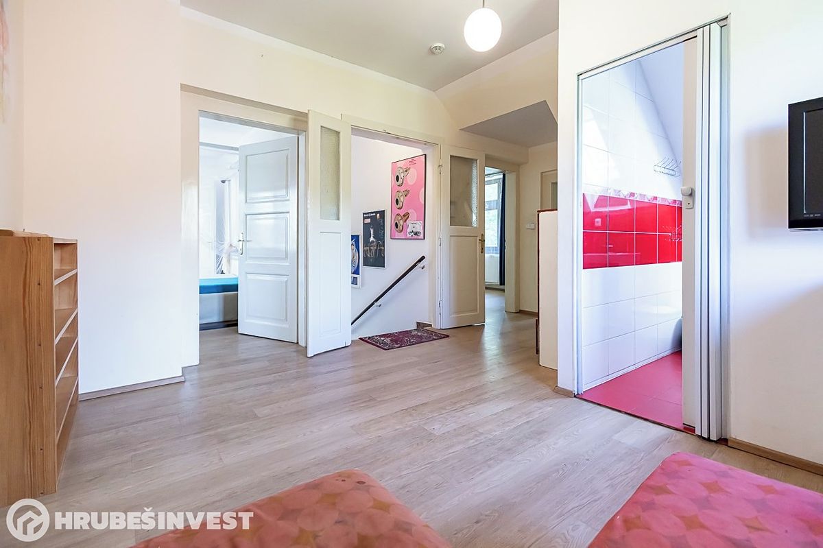 Vila 5+1, 235 m² na pozemku 5 427 m², Kouřim — fotografie